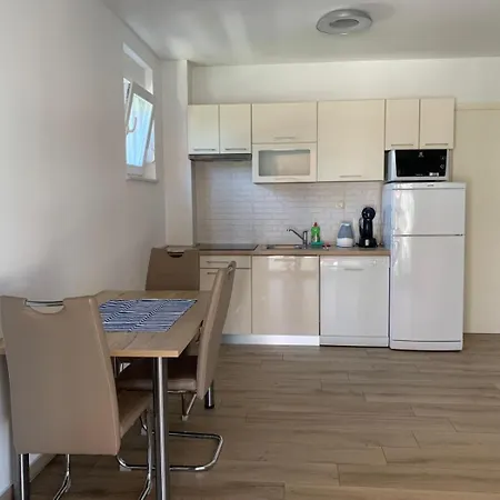 In With Terrace, Air Conditioning, Wifi, Washing Machine 4534-3 * Punat