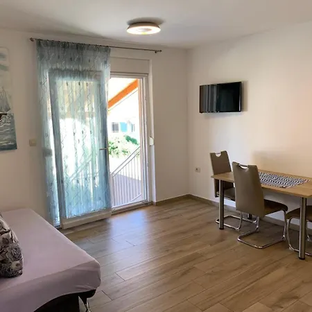 In With Terrace, Air Conditioning, Wifi, Washing Machine 4534-3 * Punat