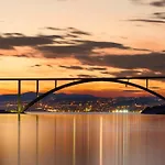 Lejlighed In With Terrace, Air Conditioning, Wifi, Washing Machine 4534-3 Punat