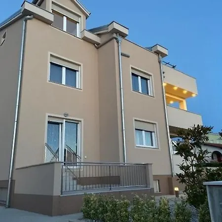 In With Terrace, Air Conditioning, Wifi, Washing Machine 4534-3 Apartmán *