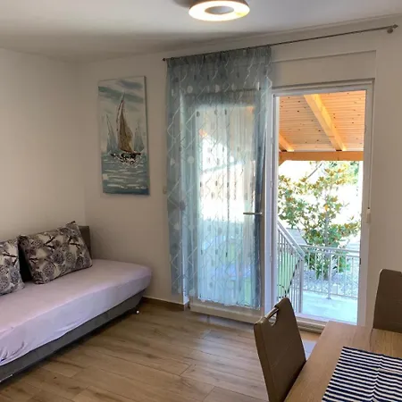 In With Terrace, Air Conditioning, Wifi, Washing Machine 4534-3 Apartmán *