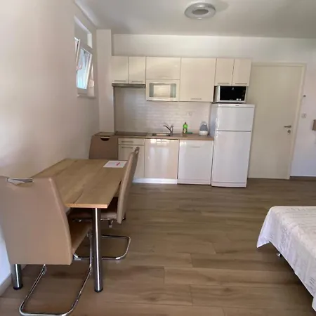 Appartement In With Terrace, Air Conditioning, Wifi, Washing Machine 4534-3 Punat